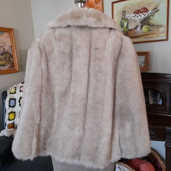 Vintage Plush Faux Fur Cape Thick Plush Warm Winter Glamourous Luxurious Formal - Picture 8 of 16